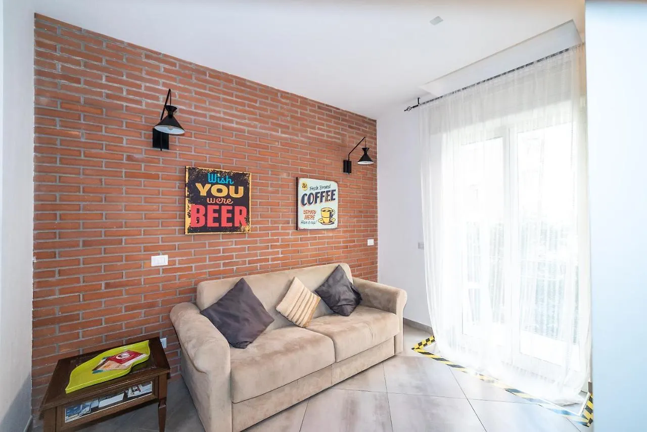 Alice In Wonderland Apartment Naples