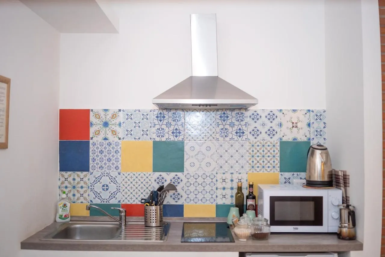 Alice In Wonderland Apartment Naples